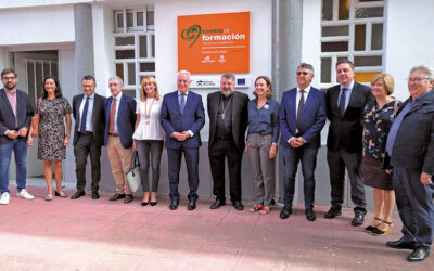 El obispo de Calahorra y La Calzada-Logroño bendice el Centro de Formación Virgen de la Esperanza